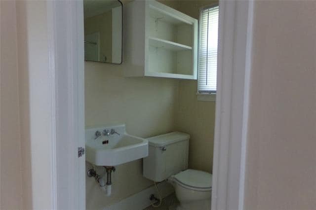 Building Photo - 2007 Tremont Ave