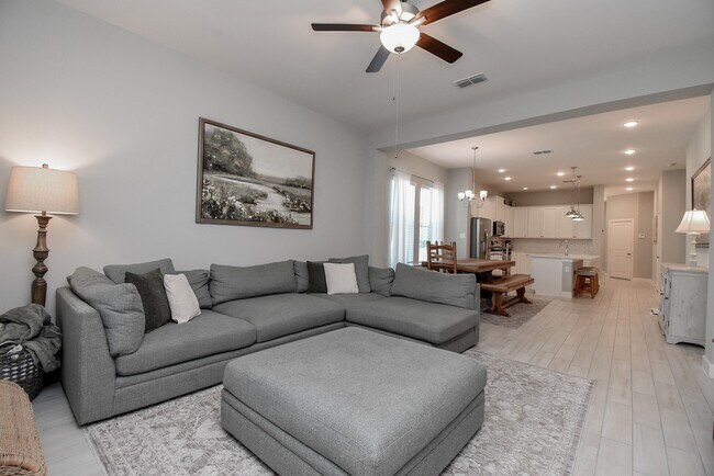 Building Photo - 15002 Bushy Bluestem Ct