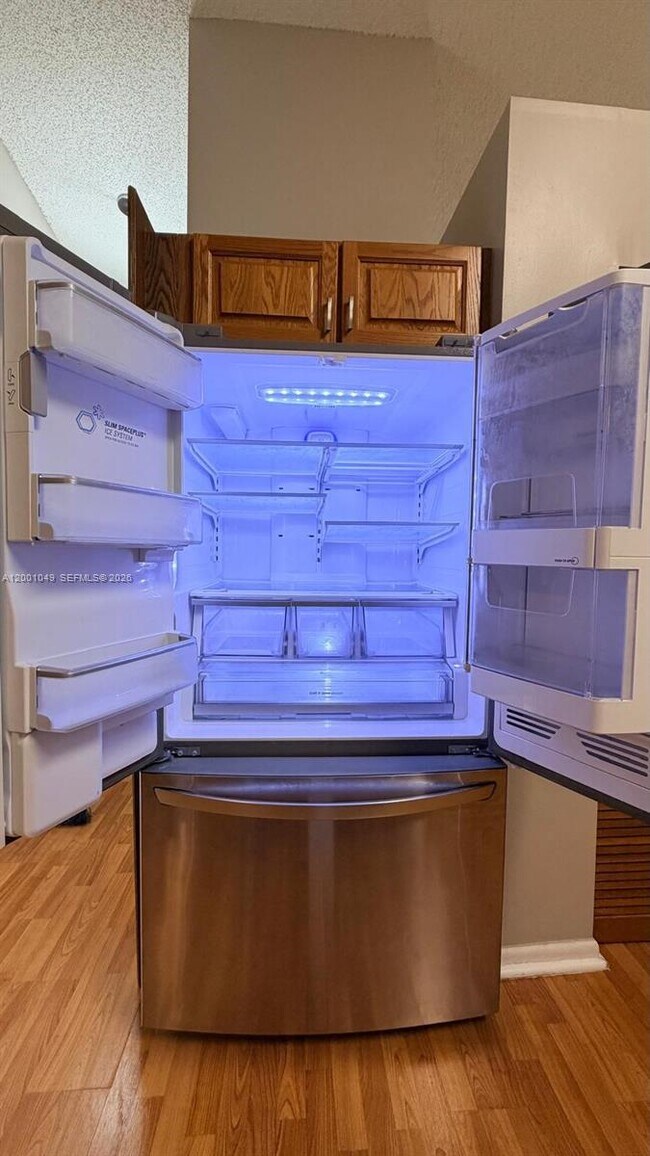 Building Photo - 11540 NW 27th Ct