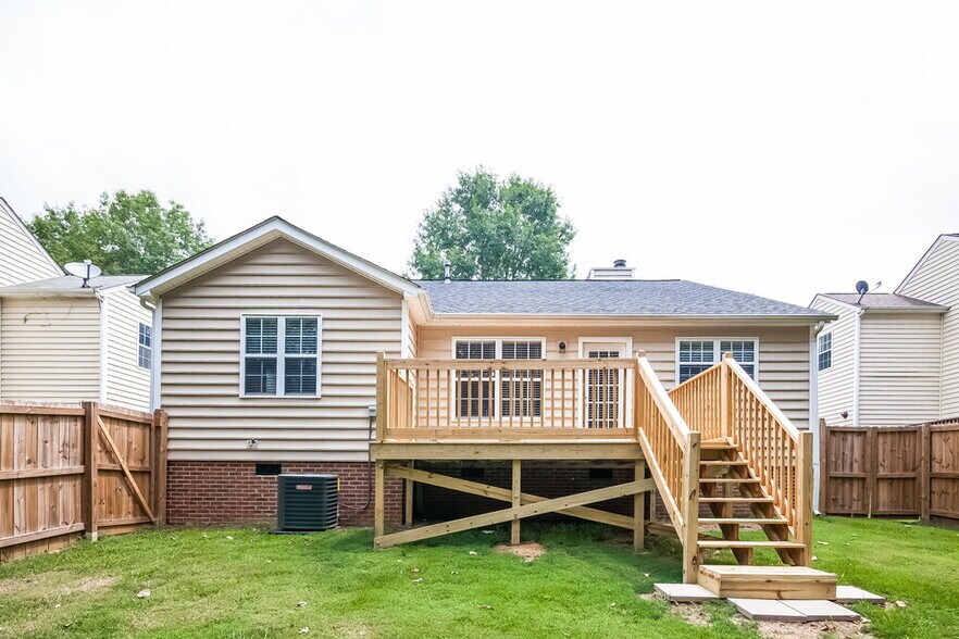 Building Photo - 8631 Bodkin Ct