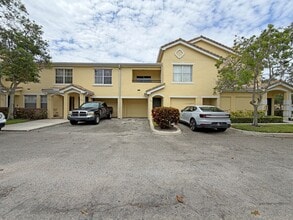 Building Photo - 124 SW Peacock Blvd