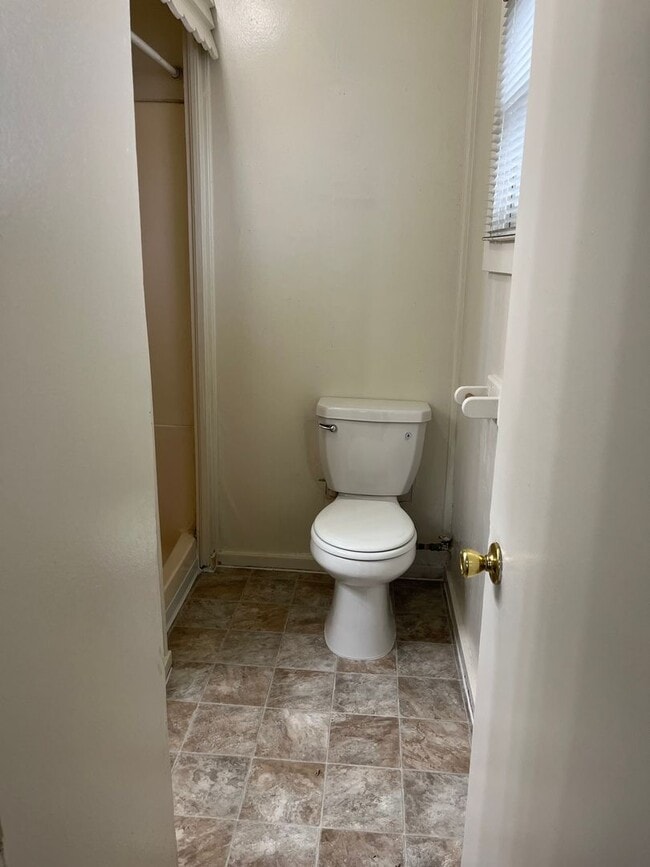 Building Photo - 513 Cypress St