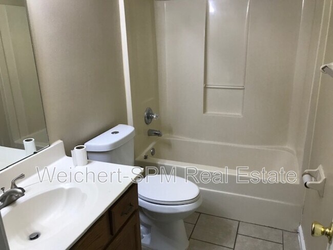 Building Photo - 5616 Autumn Valley Dr