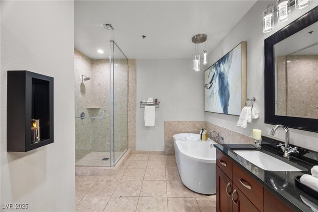 Building Photo - 4525 Dean Martin Dr