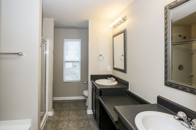 Building Photo - 5521 Twin Brook Dr