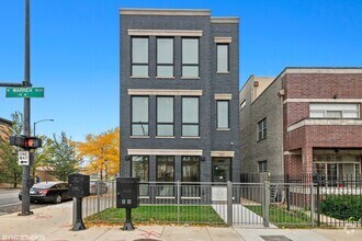 Building Photo - 2801 W Warren Blvd