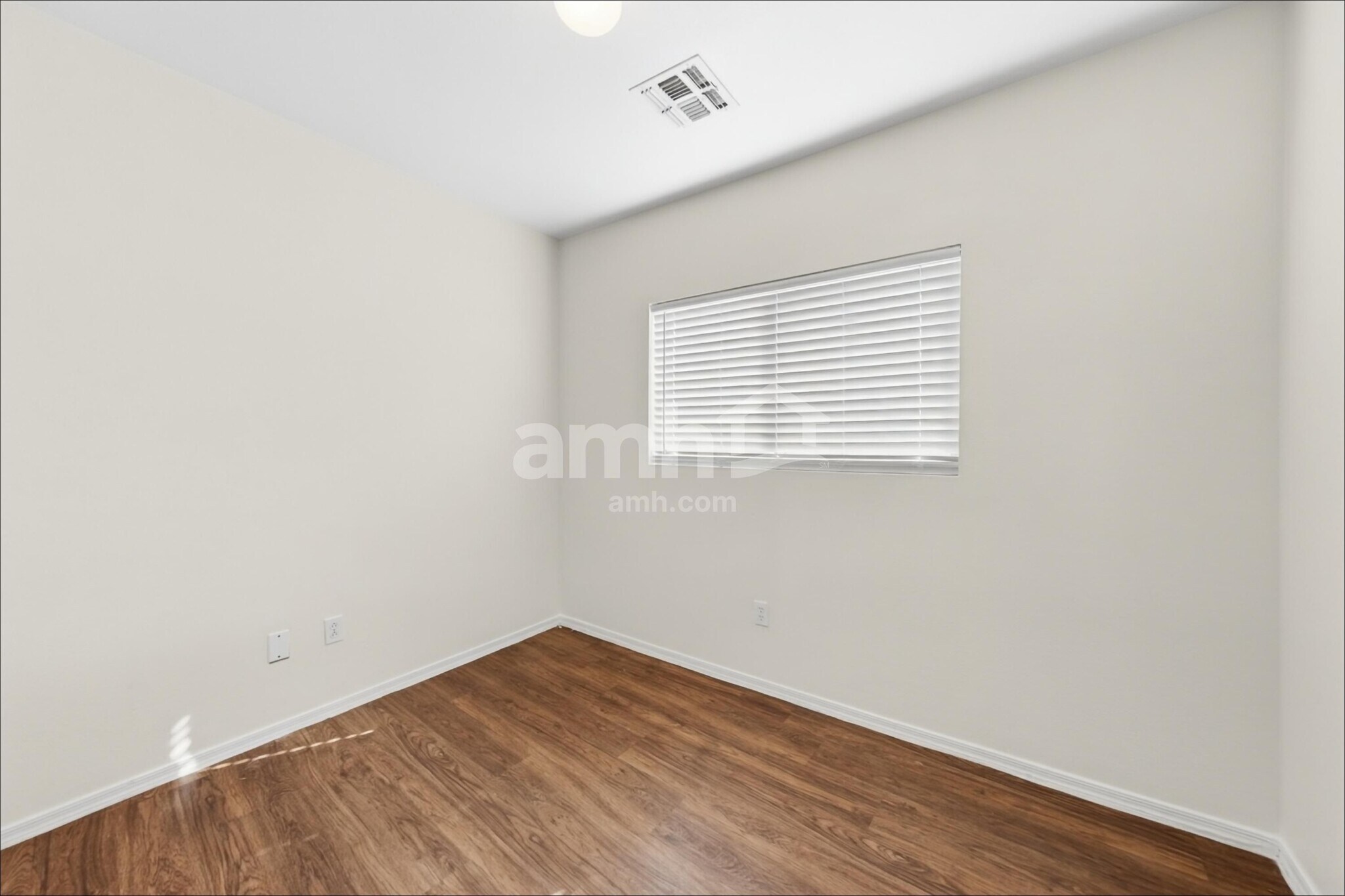 Building Photo - 11514 W Bloomfield Rd