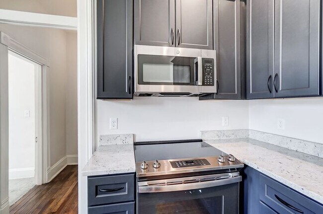 Building Photo - 2701 Cleinview Ave