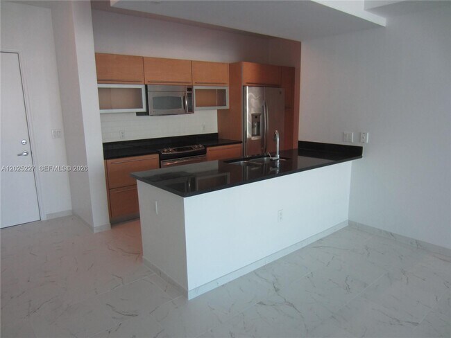Building Photo - 951 Brickell Ave