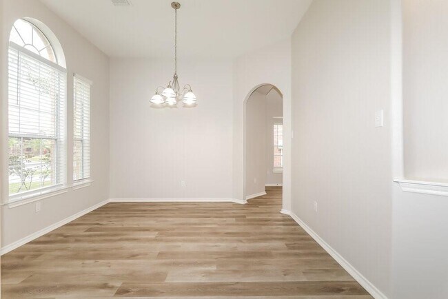 Building Photo - 2439 Ligustrum Flower Dr