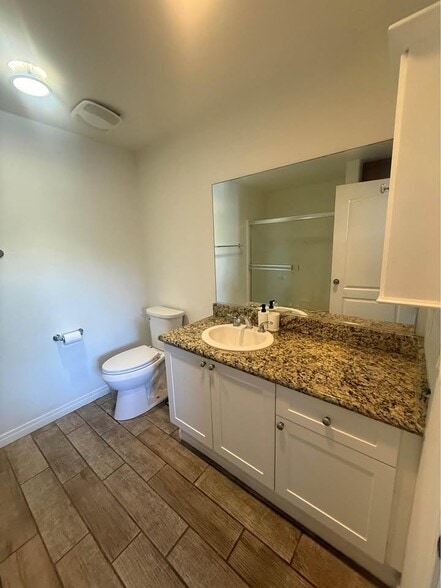 Building Photo - 17230 Newhope St