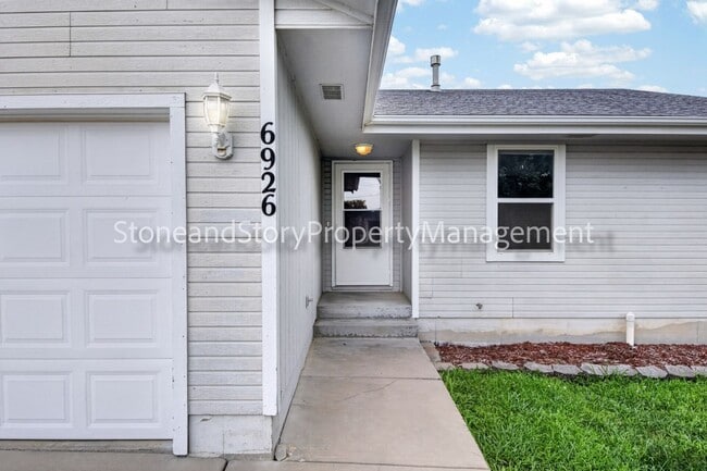 Building Photo - 4 bedroom 3 bath in Washburn Rural School District