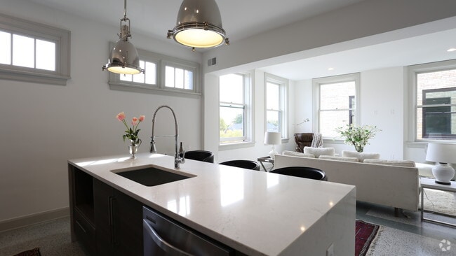 Beautiful kitchen with high end finishes - The Diplomat