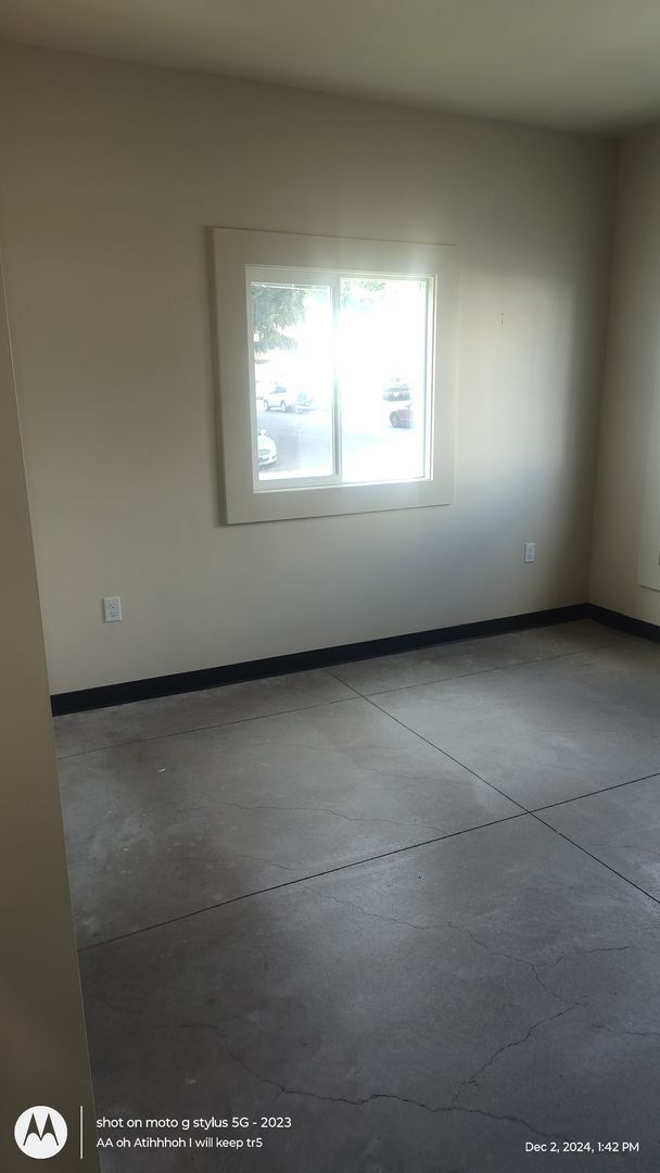 Building Photo - Conveniently located, utilities incl,  A/C...
