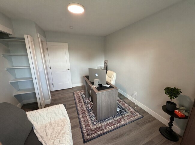 Building Photo - 1695 S 450 W