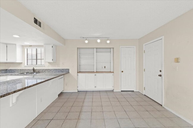 Building Photo - Completely Remodeled Kitchen, Summerlin Condo, 2 Bedroom, No Carpet