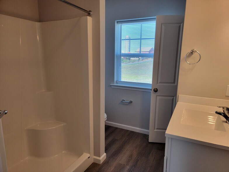 Building Photo - 3 Cobblestone Ct