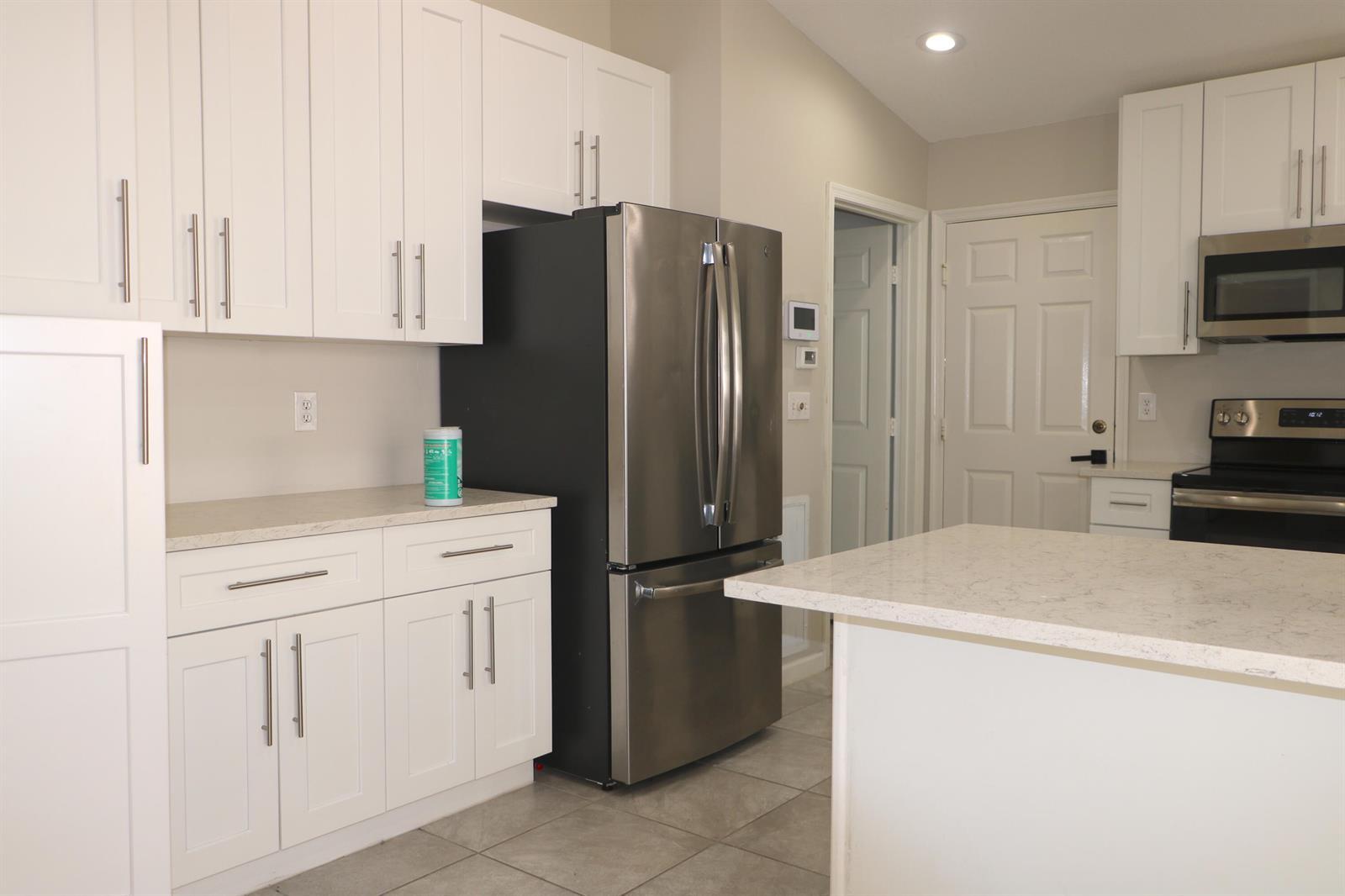 Building Photo - 1037 Island Manor Dr