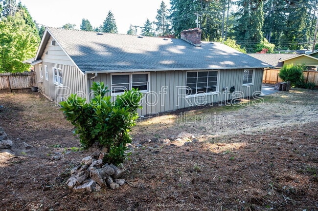Building Photo - 815 Maywood Ln