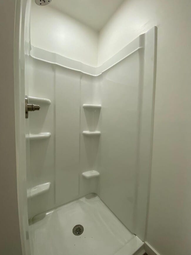 Building Photo - 213 Carroll Dr