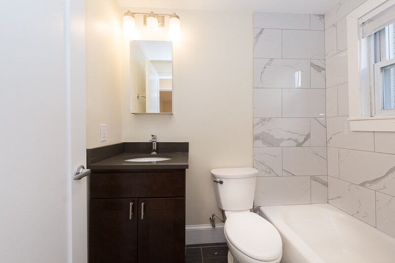 Building Photo - 9 Rock Valley Ave