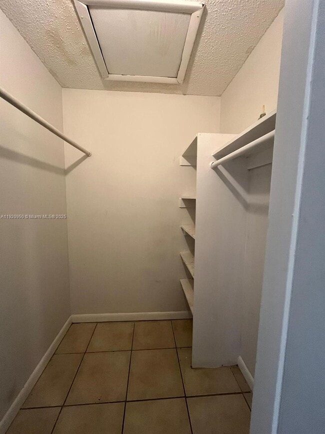 Building Photo - 4160 NW 21st St