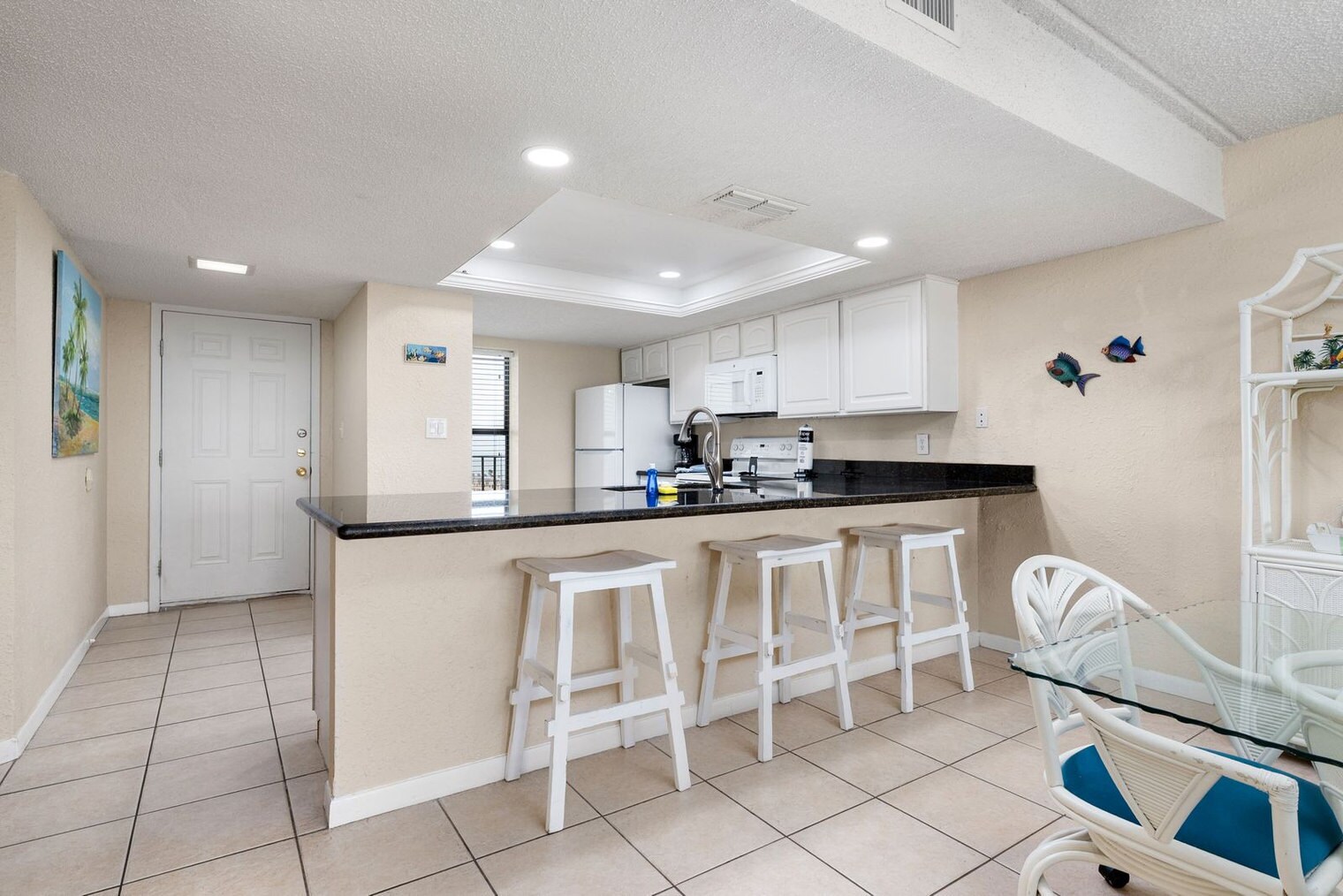 Building Photo - 404 Padre Blvd