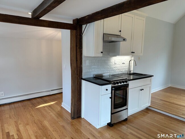 Building Photo - 20 Cannondale Rd