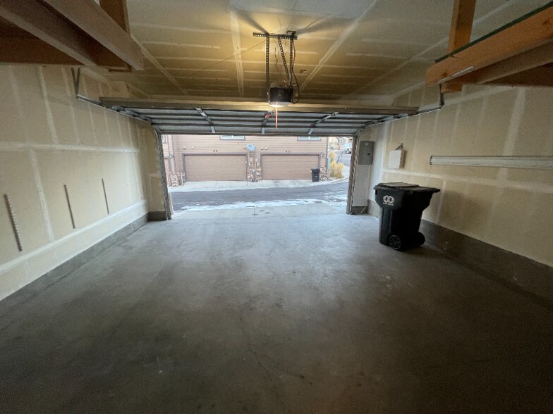 Building Photo - 4717 ROWLAND Heights