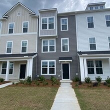 Building Photo - BRAND NEW TOWHOME IN FOXBANK PLANTATION
