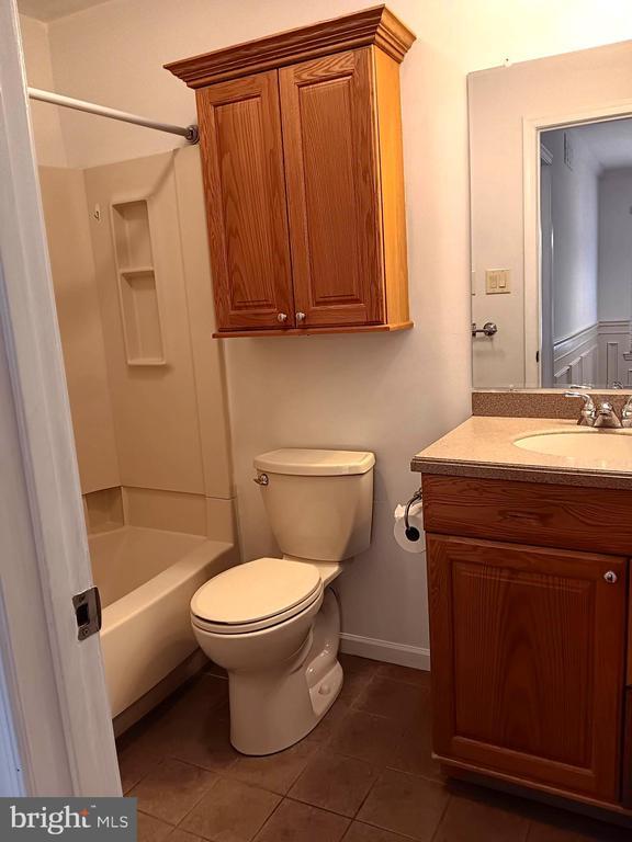 Building Photo - 1606 Diamond Dr