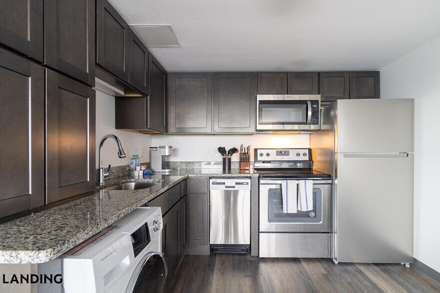 Building Photo - 50 Morgan St N