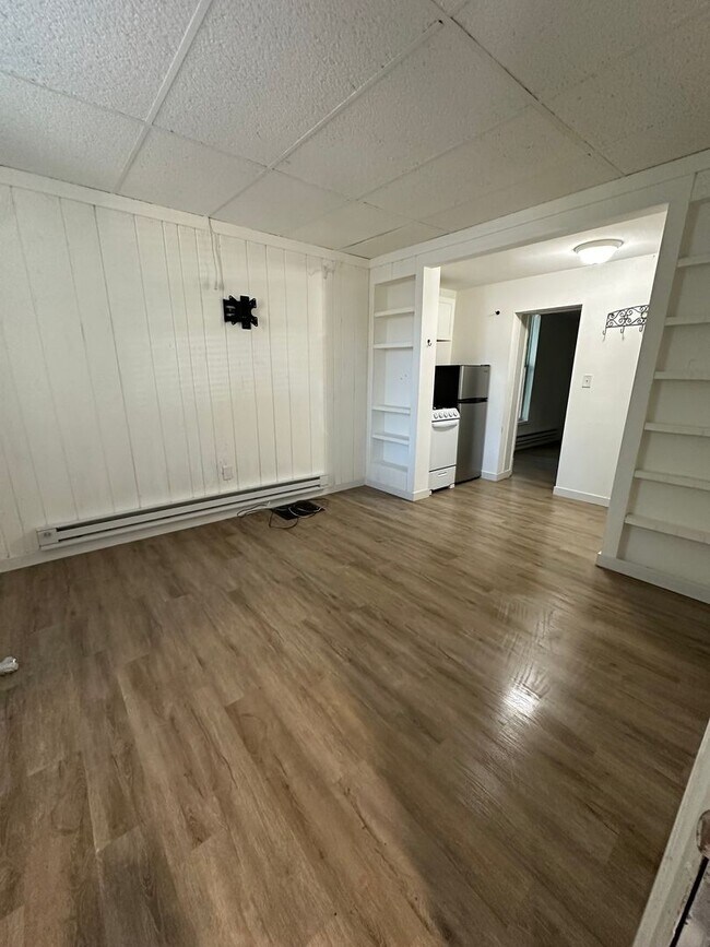 Building Photo - 2422 W Vermijo Ave