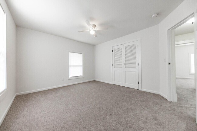 Building Photo - 1326 Massachusetts St