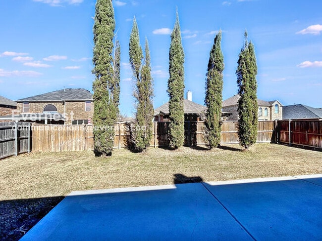 Building Photo - 2840 S Serrano