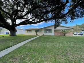 Building Photo - 303 Thornwood Way