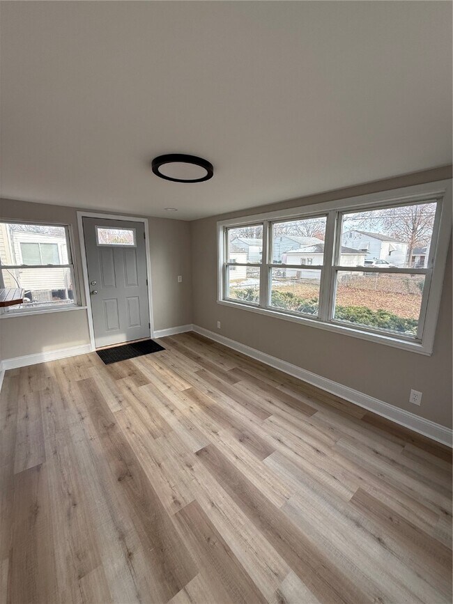 Building Photo - 7128 Yates St