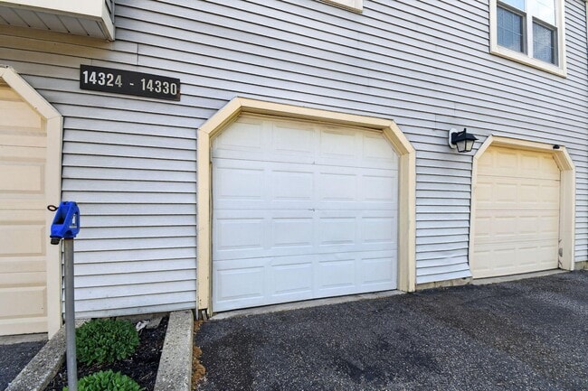 Building Photo - 14326 Colonel Clagett Ct