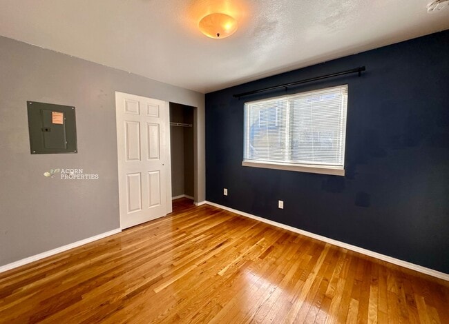 Building Photo - 537 NE Ellis Way