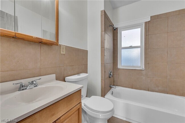 Building Photo - 12812 Parkhill Ave