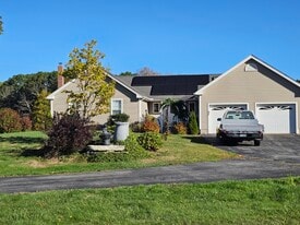 Building Photo - 585 High St