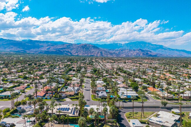 Building Photo - 45458 Rancho Palmeras Dr
