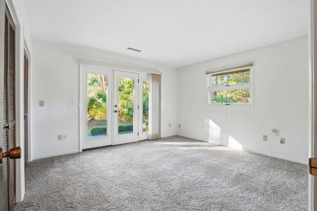 Building Photo - 815 Farm Quarter Rd