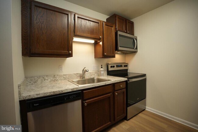 Building Photo - 23247 White Birch Ct