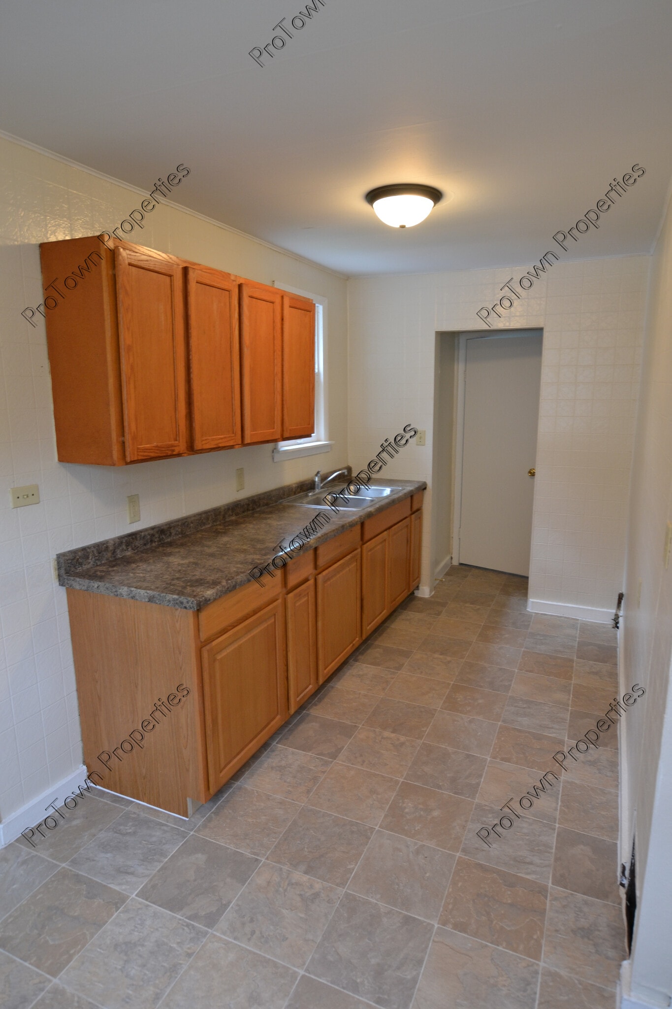 Building Photo - 518 Elmwood Ave