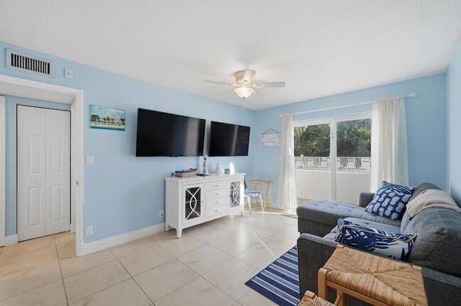 Building Photo - 2860 NE 14th Street Causeway