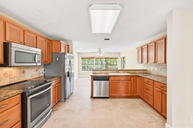Building Photo - 10574 Wheelhouse Cir