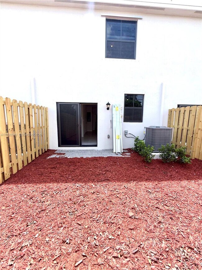 Building Photo - 359 NE 16th St