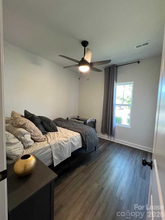Building Photo - 8921 Pennegrove Cir