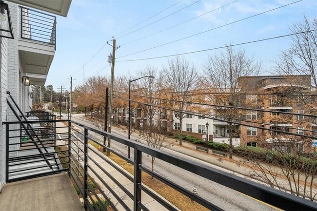 Building Photo - 1274 Longreen Ter NW